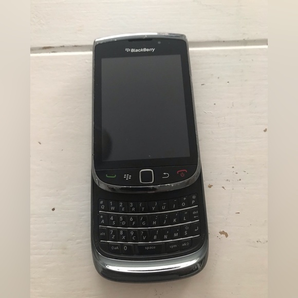 Blackberry Torch 9800. Unlocked 8/10 - Picture 2 of 10
